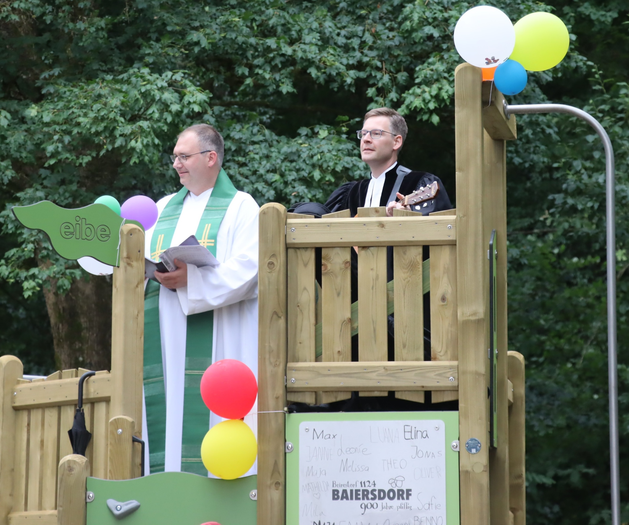 Spielplatz in Baiersdorf, Lied