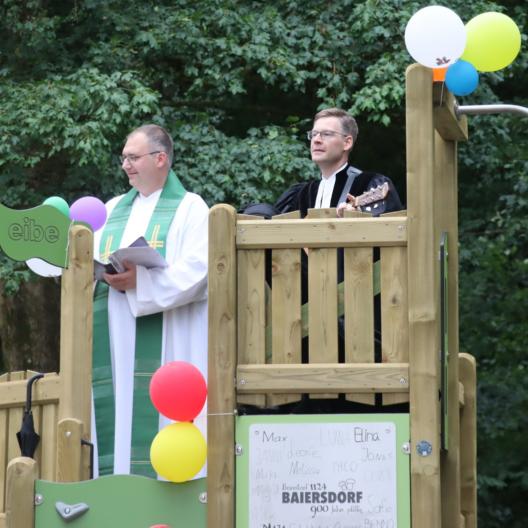 Spielplatz in Baiersdorf, Lied
